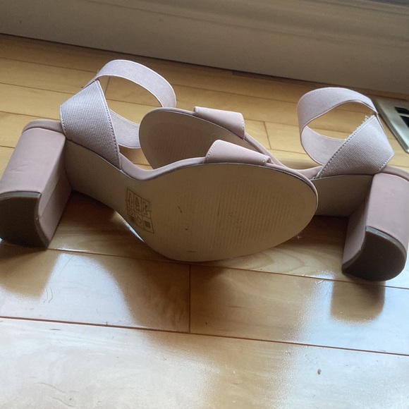 Pink Heels - Picture 3 of 6